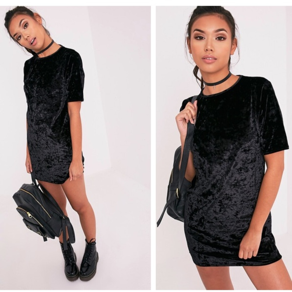 PRETTYLITTLETHING BlackCrushedVelvetT-shirt Dress